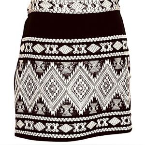 TOPSHOP SIZE 8 IVORY OFF WHITE BLACK SILVER SKIRT MINI MEDIUM